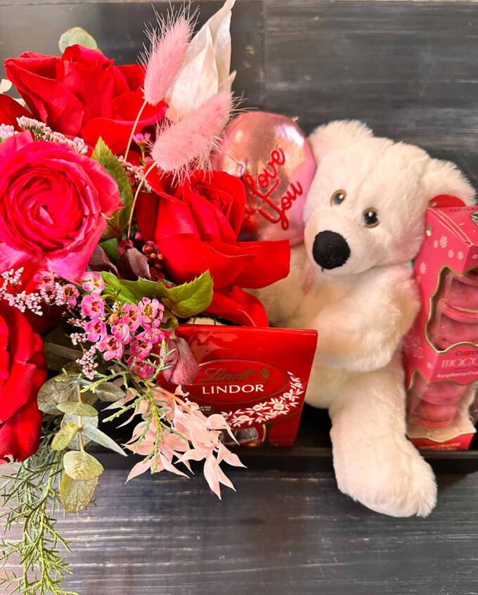 Valentine’s Rose Teddy Box